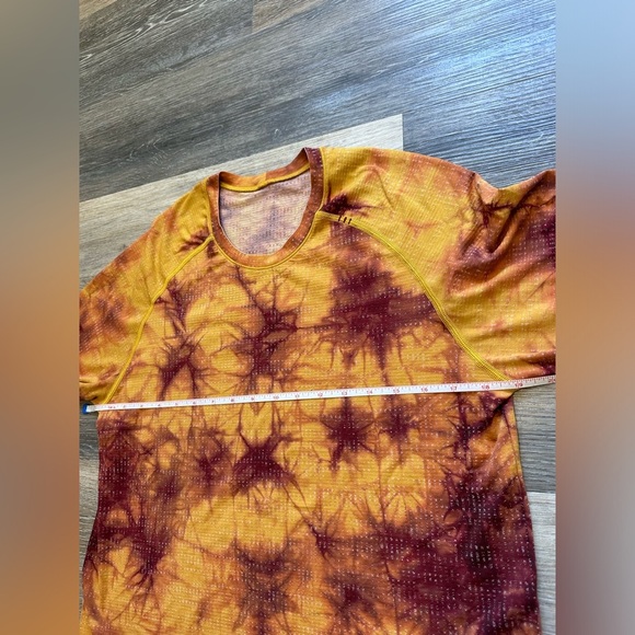 LULULEMON Men’s Orange Tye Dye Metal Vent Tech Short Sleeve Shirt Size Medium - Picture 4 of 9